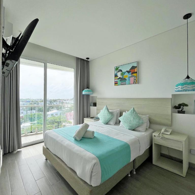 Azure Lofts & Pool - Two-Bedroom Apartment - 3