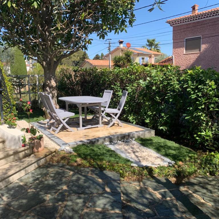 Cap d Antibes, Salis beach , 2 bedrooms , free parking - Appartement 2 Chambres - 4