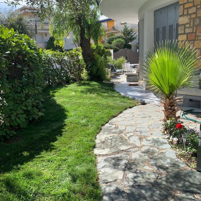 Cap d Antibes, Salis beach , 2 bedrooms , free parking - Appartement 2 Chambres - 1