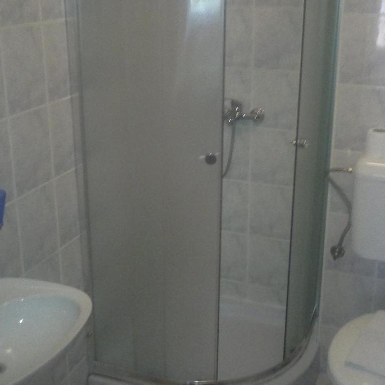 Hostel Havana - Četvorokrevetna Soba sa Kupatilom - 2