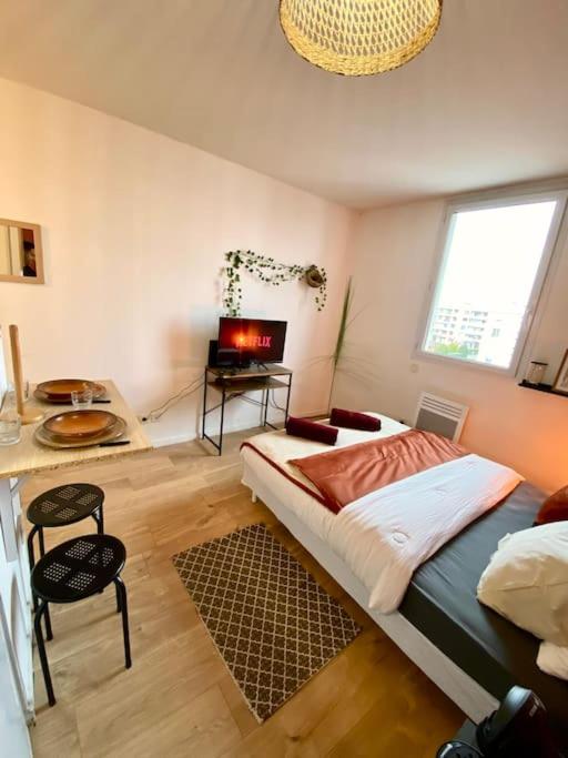 Splendide studio Moderne - Proche centre - Laverie - One-Bedroom Apartment - 3