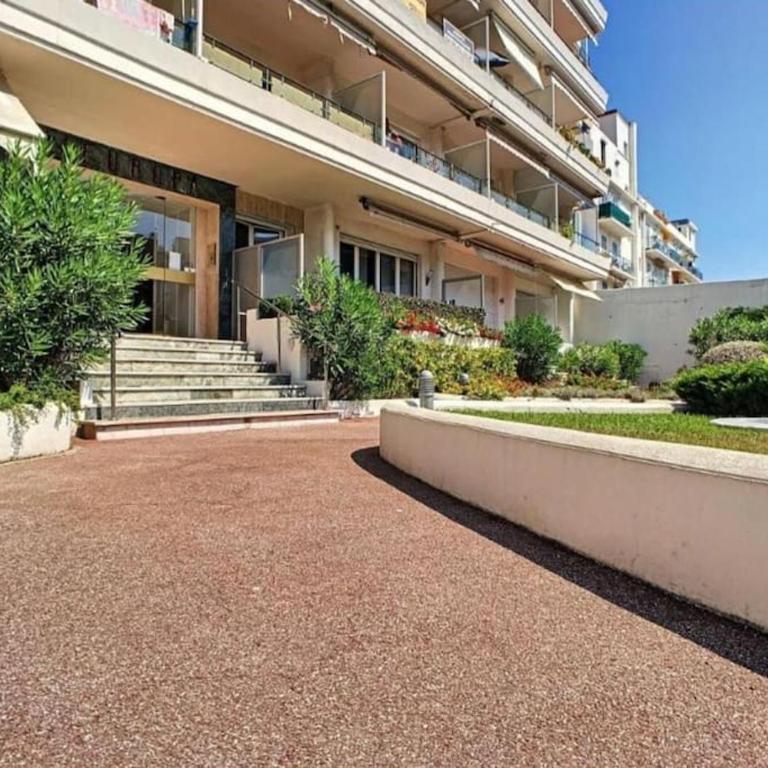 Lumineux, Ensoleillée, Proche plage ,Coeur de centre ville, chaleureux, - Studio with Terrace - 6