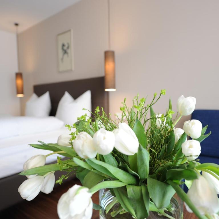 Hotel Vier Jahreszeiten - Comfort Double Room with Balcony - 2