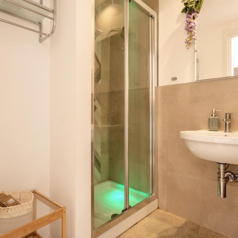 MassimoCentro Rooms - Double Room with Balcony - 3