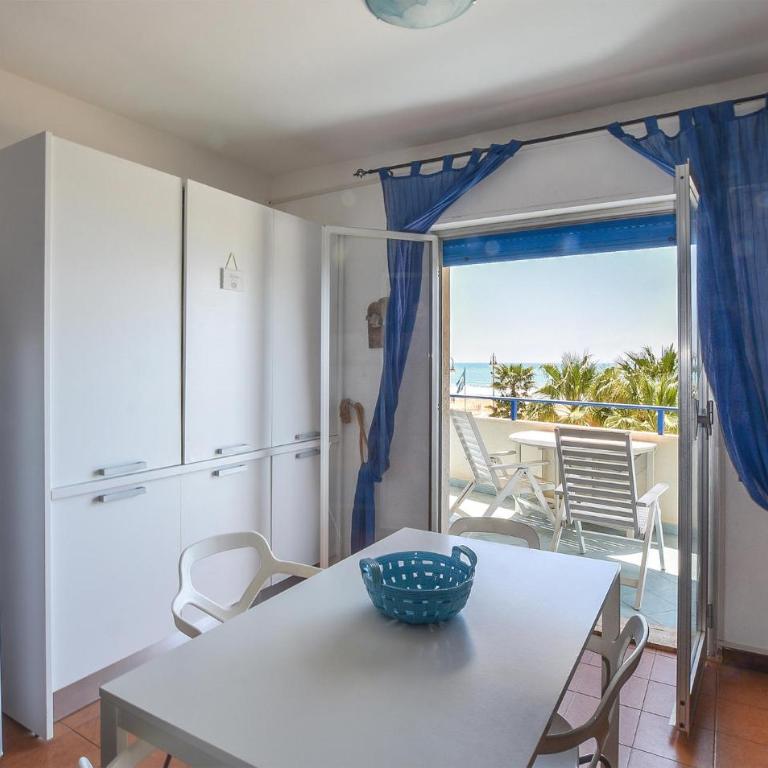 Lovely Apartment In Pozzallo With House Sea View - Apartment mit 1 Schlafzimmer - 3