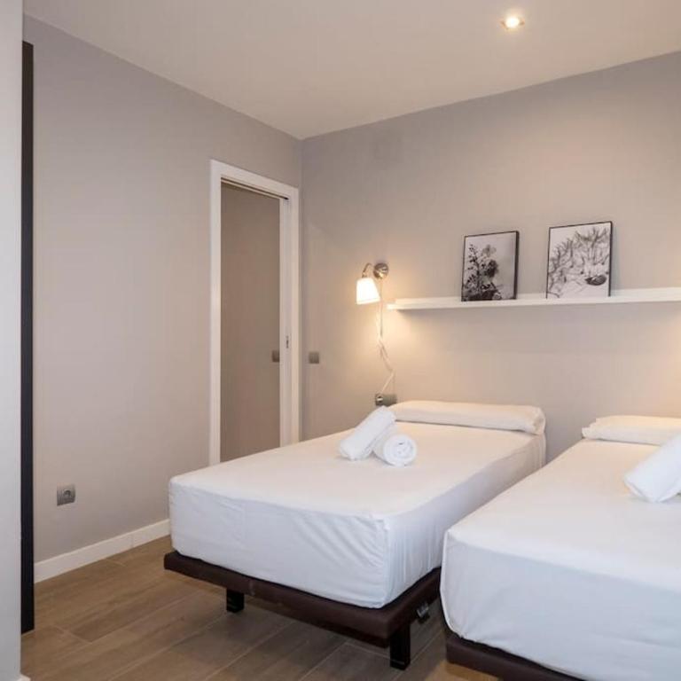 BeBarceloner Sant Andreu Apartments - 3 bedrooms with terrace - Three-Bedroom Apartment - 8
