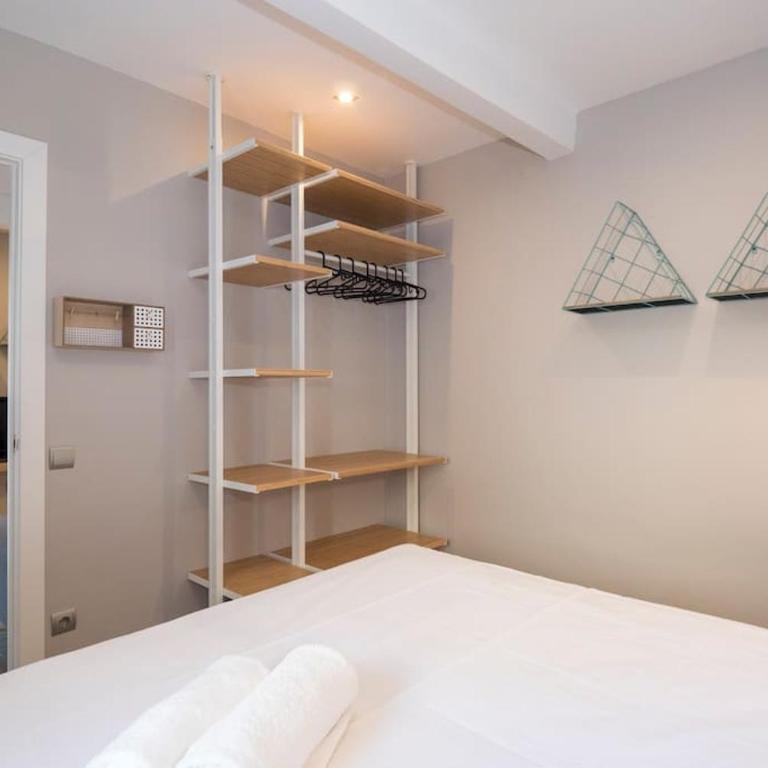 BeBarceloner Sant Andreu Apartments - 3 bedrooms with terrace - Three-Bedroom Apartment - 14