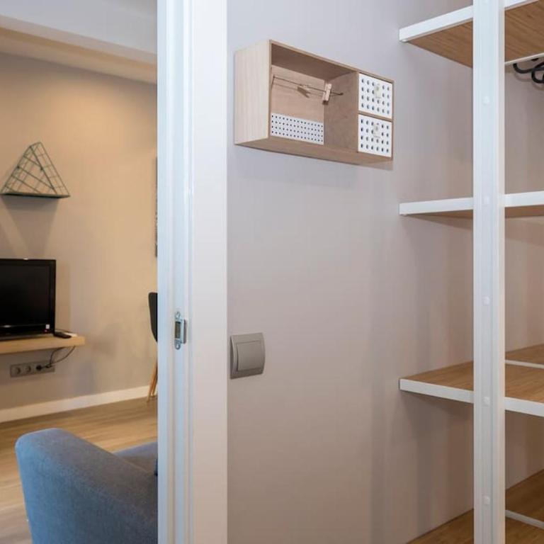 BeBarceloner Sant Andreu Apartments - 3 bedrooms with terrace - Three-Bedroom Apartment - 15