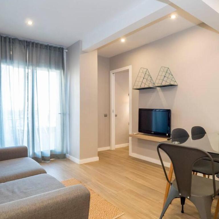 BeBarceloner Sant Andreu Apartments - 3 bedrooms with terrace - Three-Bedroom Apartment - 16
