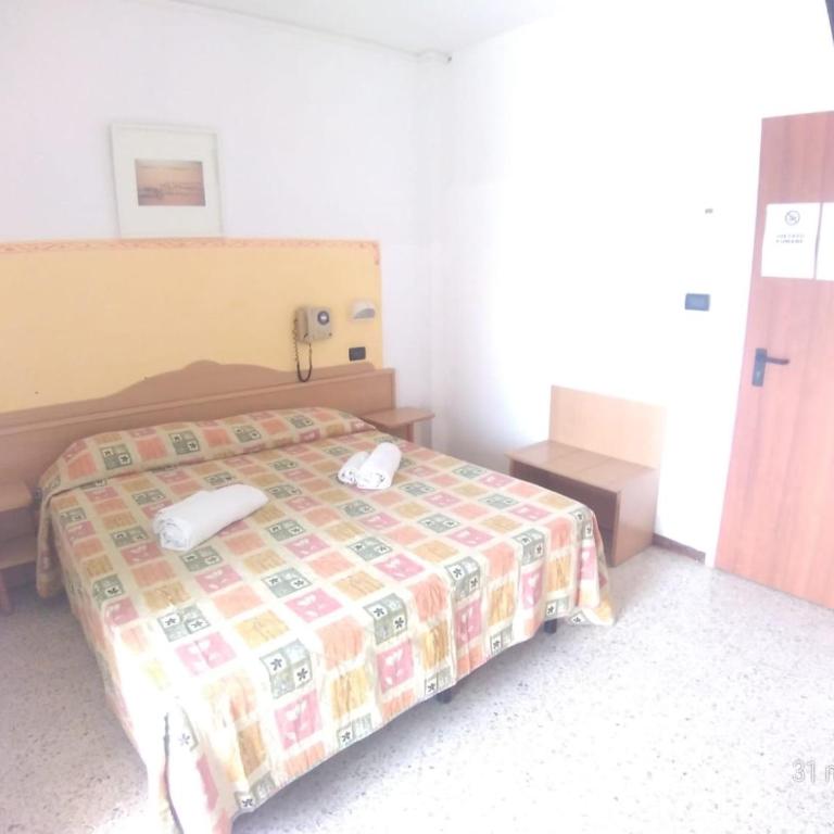 Hotel Rosy - Camera Matrimoniale - 5