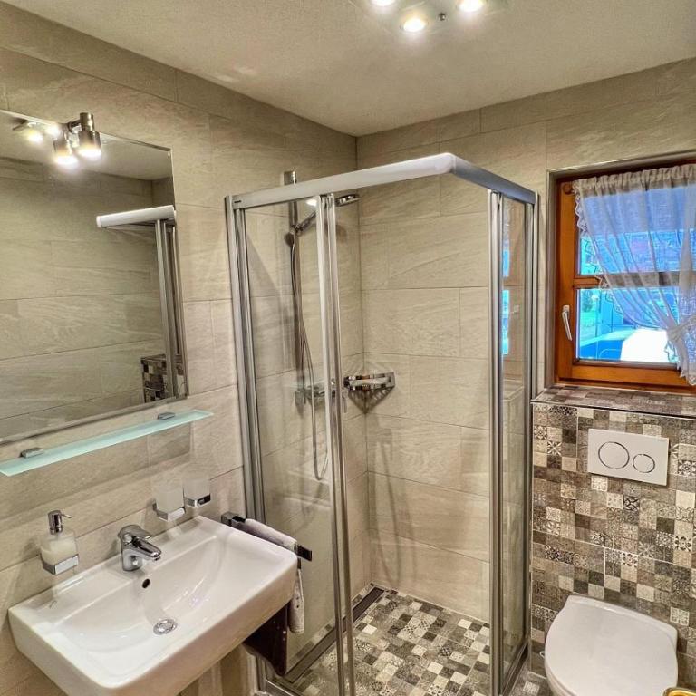 Landhaus Rudigier - Apartment mit Dusche - 16