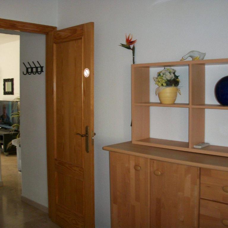 1 Bedroom Penthouse On Front Line Of The Beach - Apartment - 13