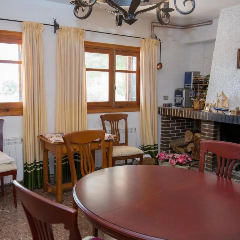 Villa near Valencia with Private Pool - Five-Bedroom Villa - 12