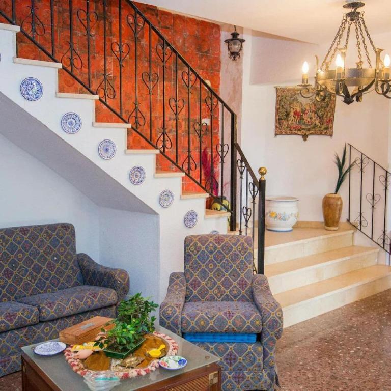 Villa near Valencia with Private Pool - Five-Bedroom Villa - 8