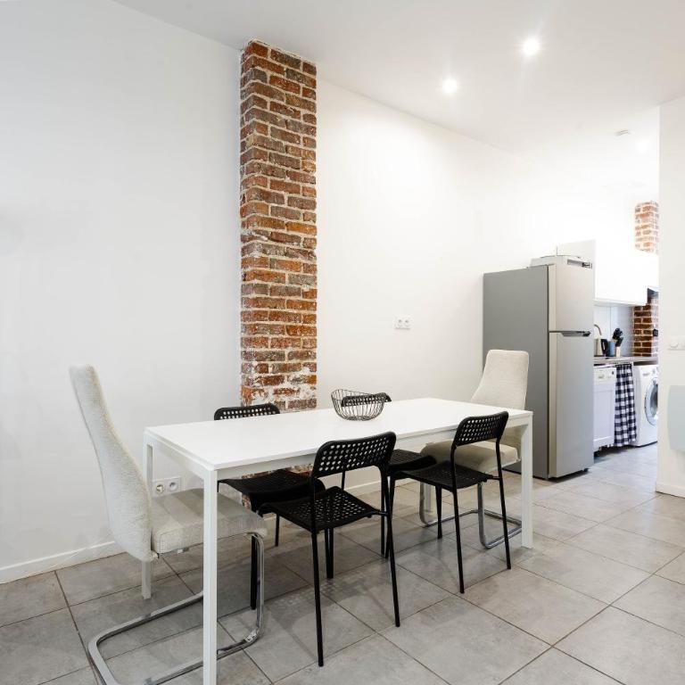 Rare! private garden in Paris, close to Sacre Coeur Basilica! - Appartement - Rez-de-Chaussée - 32