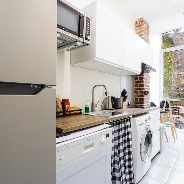 Rare! private garden in Paris, close to Sacre Coeur Basilica! - Appartement - Rez-de-Chaussée - 37