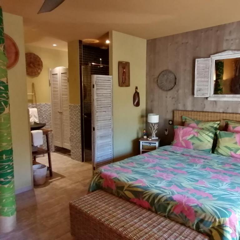 Via Bahia - Maison d'hôtes - Chambre Triple - Vue sur Jardin - 1