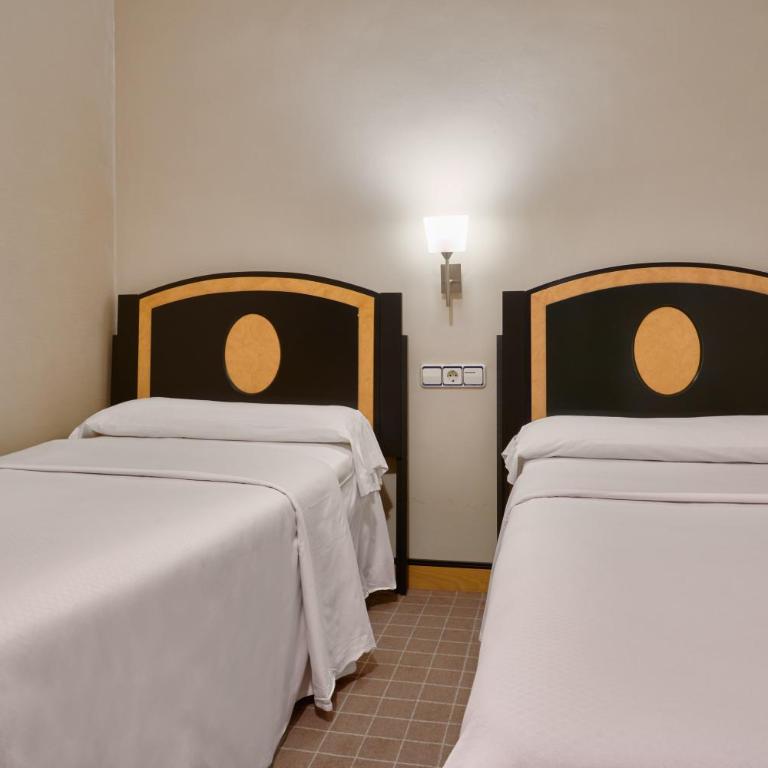 Hotel Macià Cóndor - Family Room (2 Adults + 2 Children) - 11