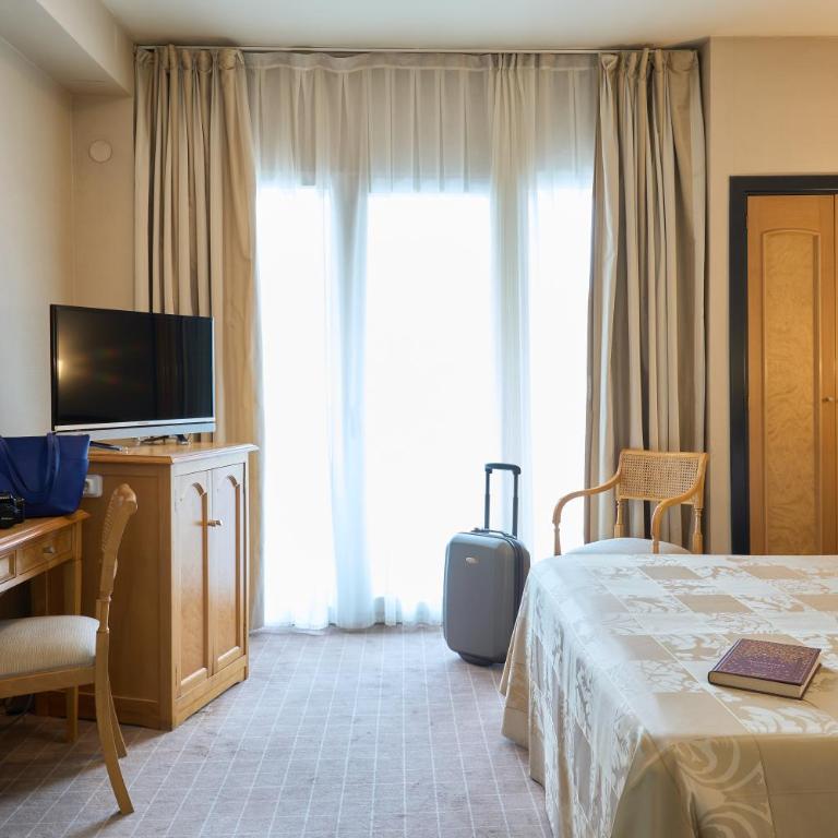 Hotel Macià Cóndor - Double or Twin Room with Terrace - 20