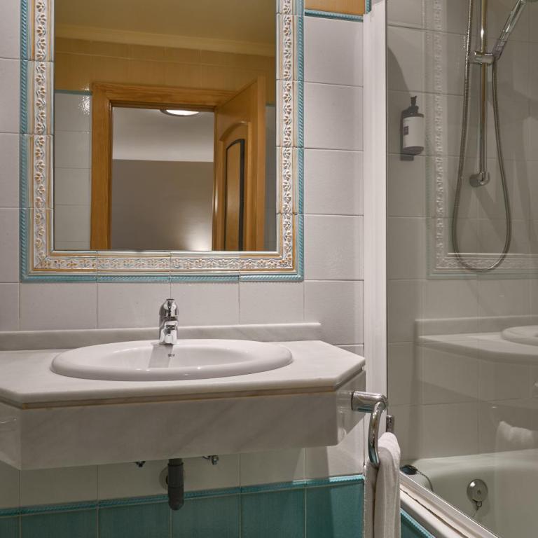 Hotel Macià Cóndor - Queen Room - 5