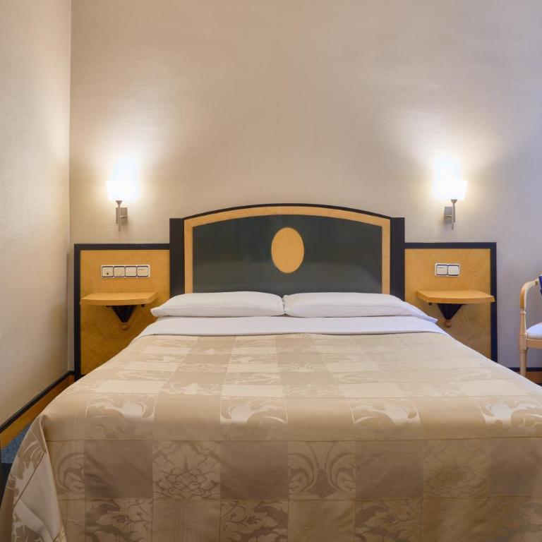 Hotel Macià Cóndor - Queen Room - 6