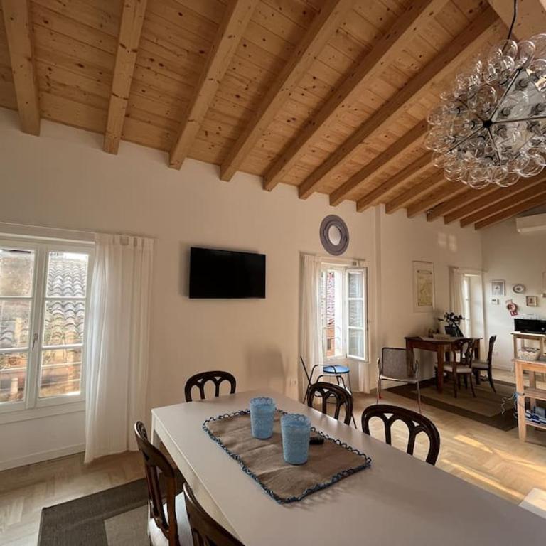 La Piccola Casa al Lago - Intera casa con 3 camere e 2 box - Casa con 3 Camere da Letto - 1
