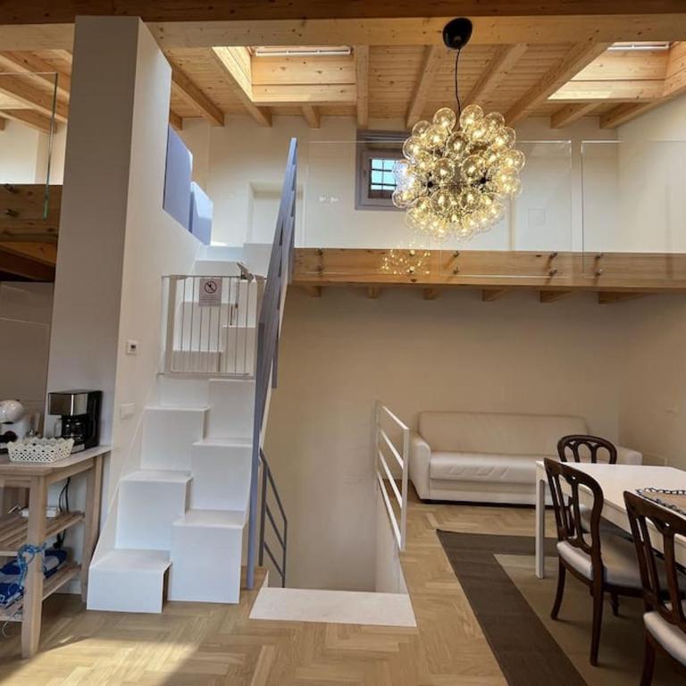 La Piccola Casa al Lago - Intera casa con 3 camere e 2 box - Casa con 3 Camere da Letto - 6