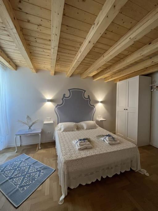 La Piccola Casa al Lago - Intera casa con 3 camere e 2 box - Casa con 3 Camere da Letto - 36