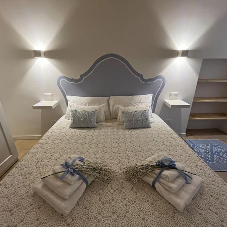 La Piccola Casa al Lago - Intera casa con 3 camere e 2 box - Casa con 3 Camere da Letto - 40
