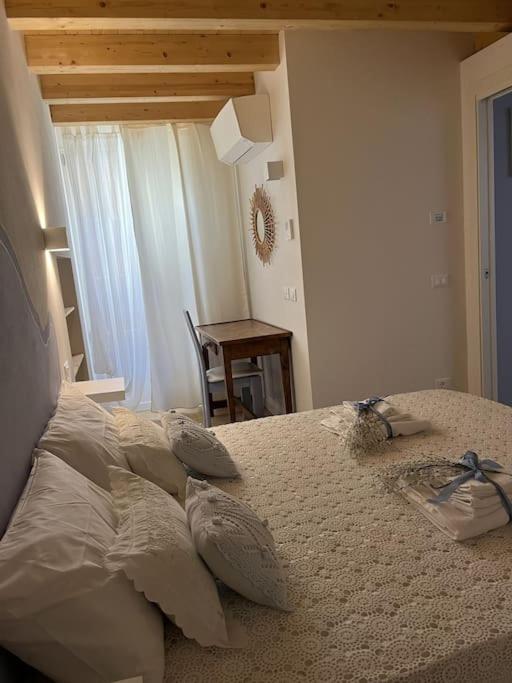 La Piccola Casa al Lago - Intera casa con 3 camere e 2 box - Casa con 3 Camere da Letto - 42