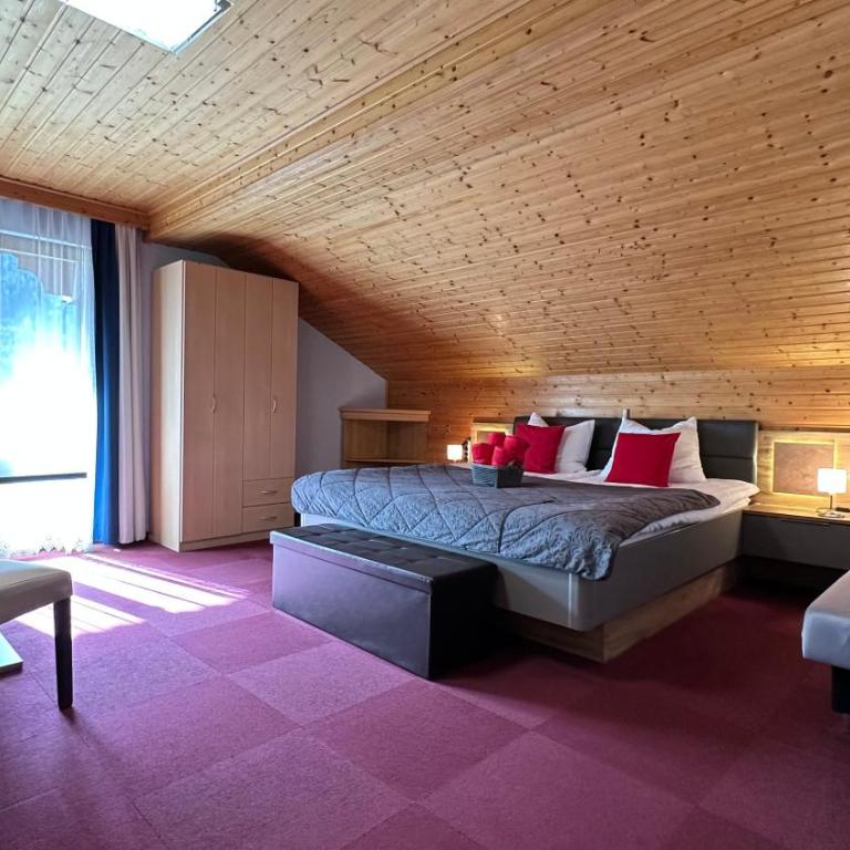 Pension Pichlerhof - Doppelzimmer mit Balkon - 6