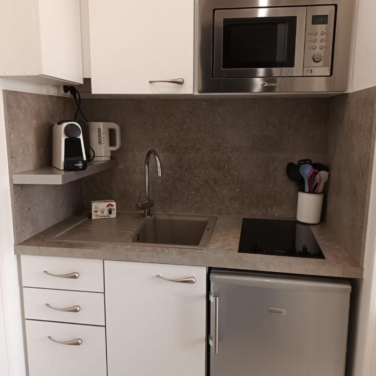 LE PETIT CABOURG de LA COUR NORMANDE studio coeur de ville -1 à 2 personnes - Studio - 11