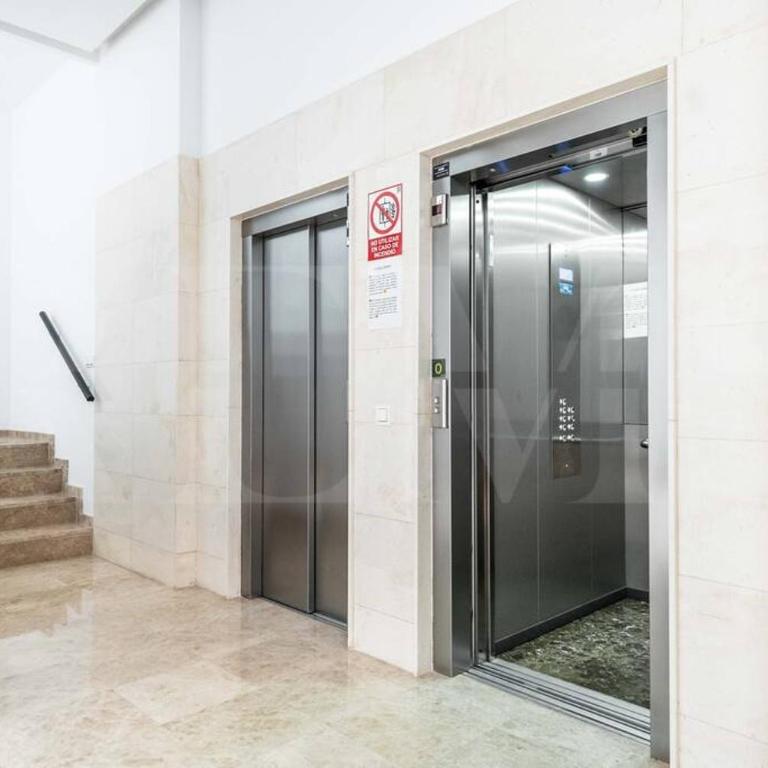 Chic apartment with parking in the heart of Malaga REMS - Apartamento con balcón - 40