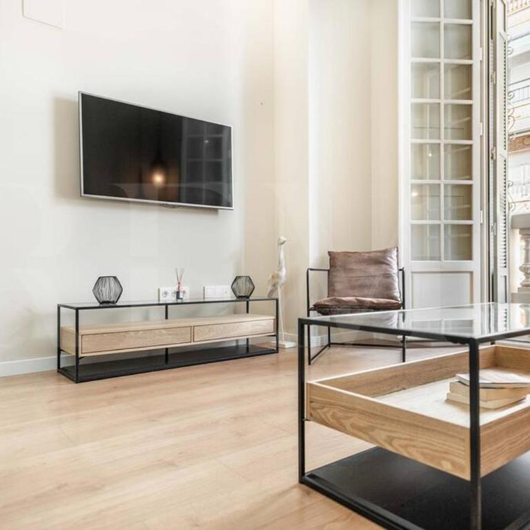 Chic apartment with parking in the heart of Malaga REMS - Apartamento con balcón - 16