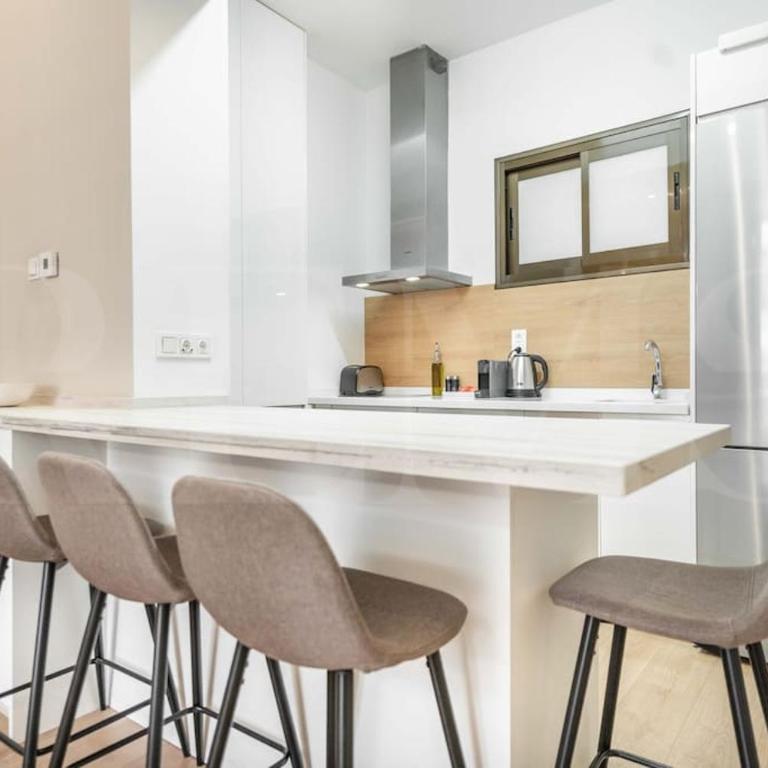 Chic apartment with parking in the heart of Malaga REMS - Apartamento con balcón - 17