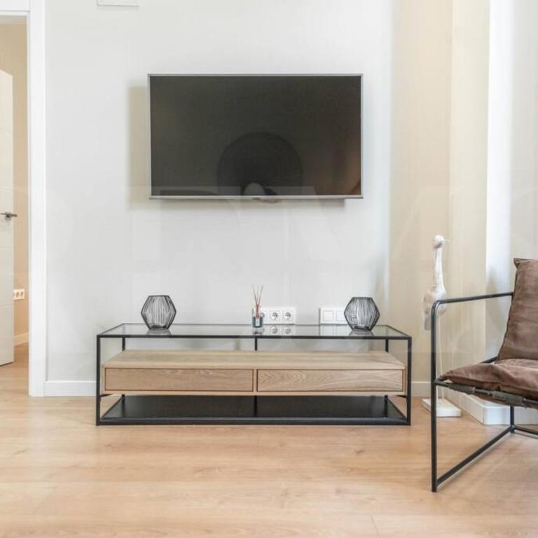 Chic apartment with parking in the heart of Malaga REMS - Apartamento con balcón - 25