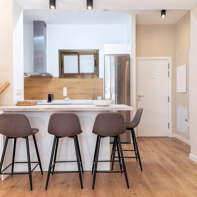 Chic apartment with parking in the heart of Malaga REMS - Apartamento con balcón - 34