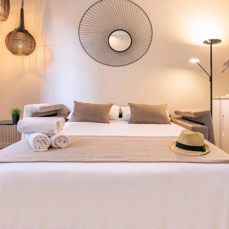 Chic apartment with parking in the heart of Malaga REMS - Apartamento con balcón - 35