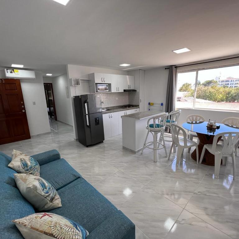 Liliana Prado Edificio Bailey Boat Apt 303 - Apartamento de 2 dormitorios - 3