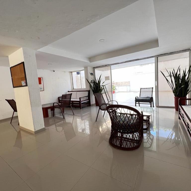 Liliana Prado Edificio Bailey Boat Apt 303 - Apartamento de 2 dormitorios - 12