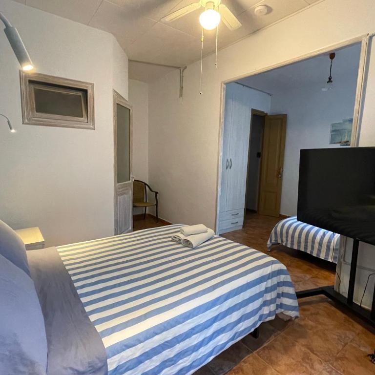 P&R hostals Can Tort - Habitación Cuádruple Confort - 2