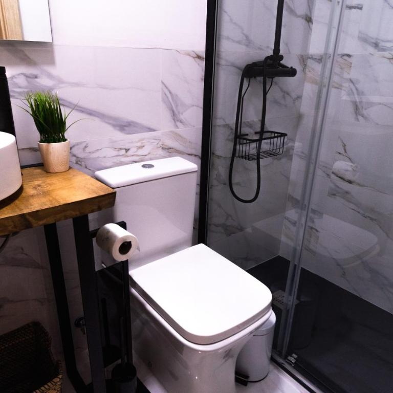 2 a 6 pax Museos y Ronda de Atocha - Three-Bedroom Apartment - 7