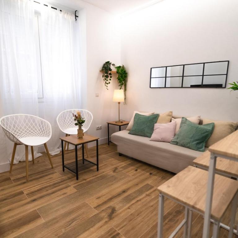 2 a 6 pax Museos y Ronda de Atocha - Three-Bedroom Apartment - 19