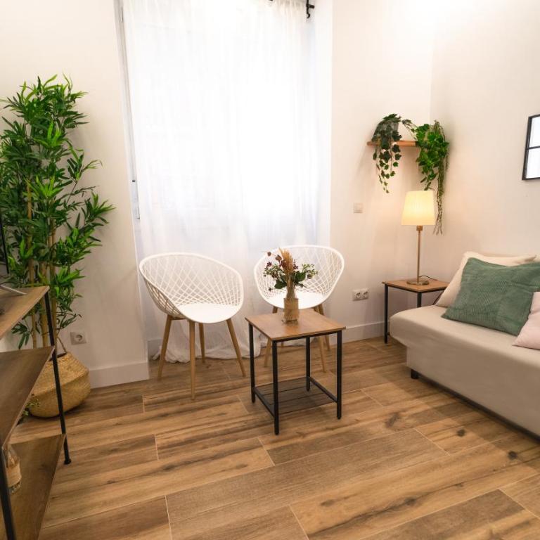 2 a 6 pax Museos y Ronda de Atocha - Three-Bedroom Apartment - 2
