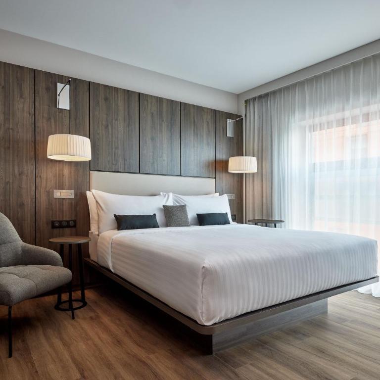 AC Hotel by Marriott Strasbourg - Chambre Lit King-Size Standard - 2