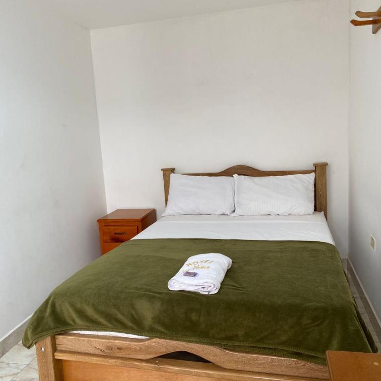Hotel la Victoria - Twin Room - 10