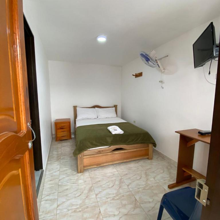 Hotel la Victoria - Twin Room - 11