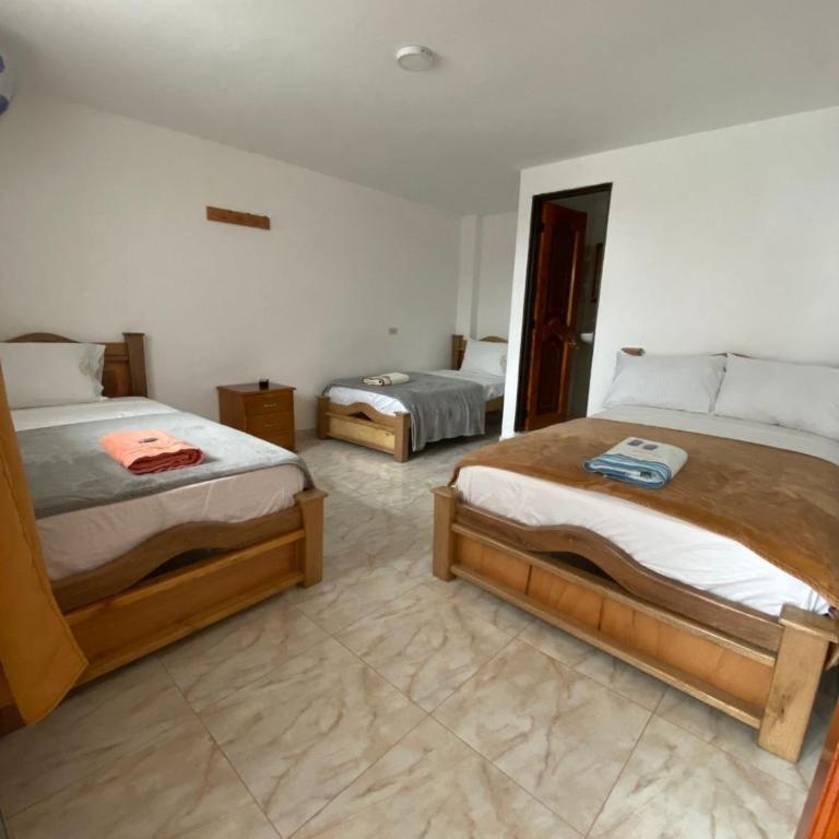 Hotel la Victoria - Triple Room - 5