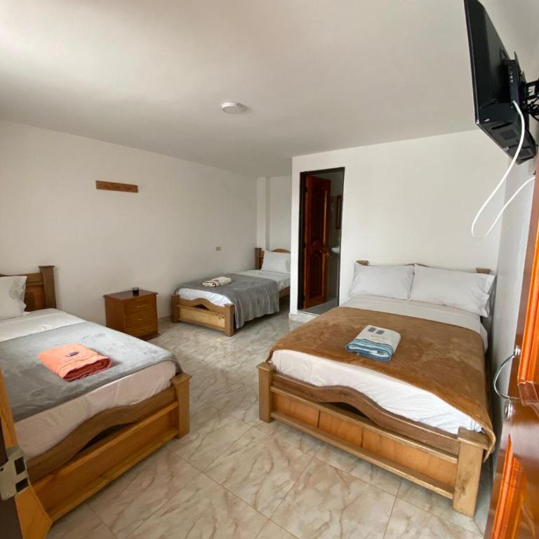 Hotel la Victoria - Triple Room - 6