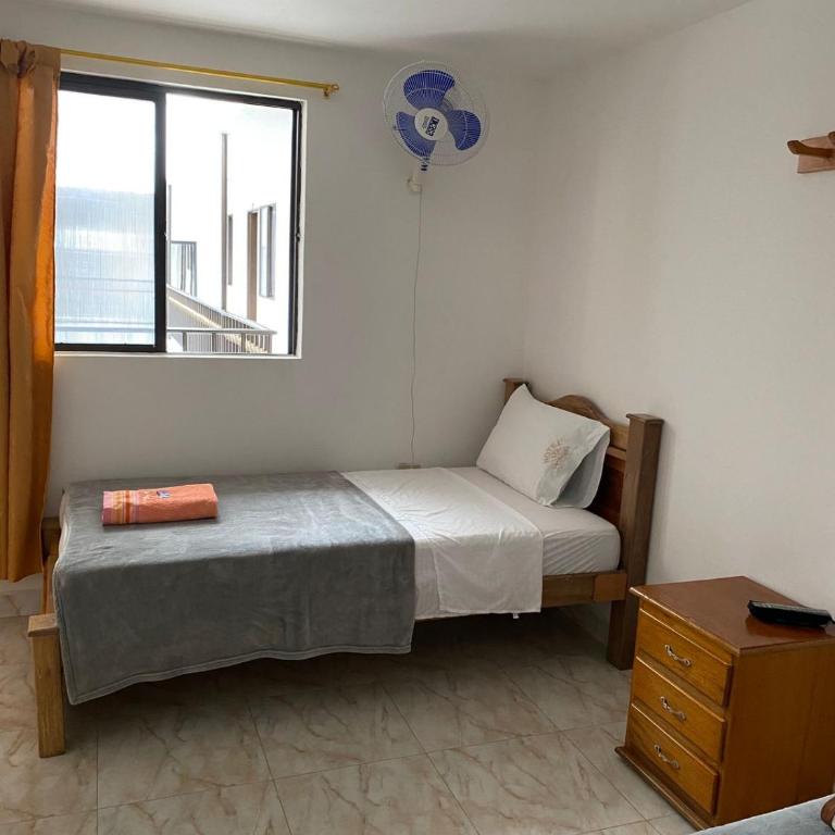 Hotel la Victoria - Triple Room - 8